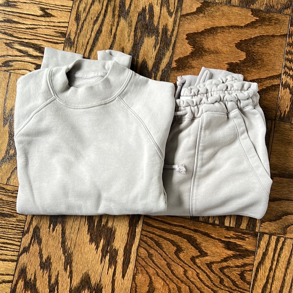 Gray Abercrombie sweatsuit